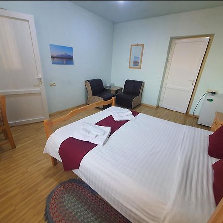 Kesabella Touristic House Bed and Breakfast P'arak'ar Buitenkant foto